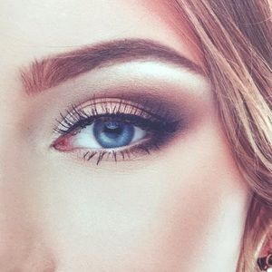 Meet your Posher, Corina